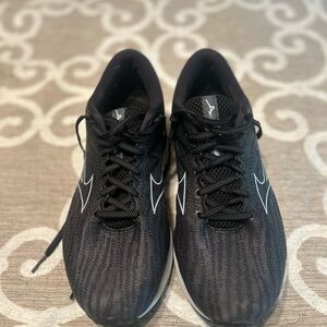 Mizuno women’s wave rider 27 Running Shoes